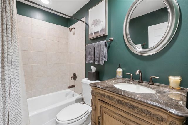 930 N Clark Street I, Chicago, IL 60610