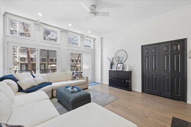 930 N Clark Street I, Chicago, IL 60610