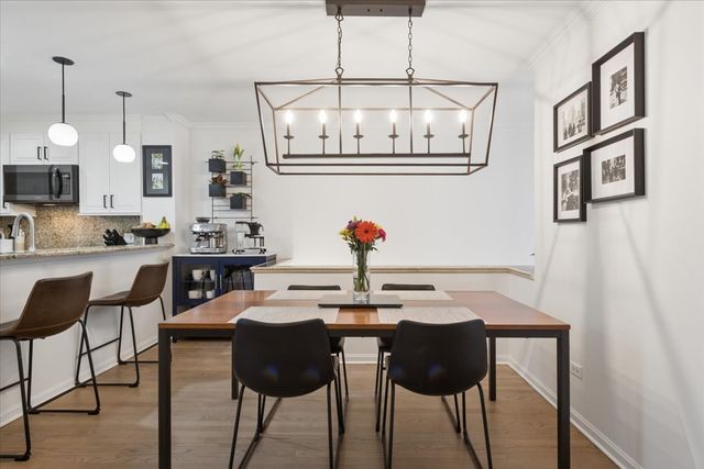 930 N Clark Street I, Chicago, IL 60610