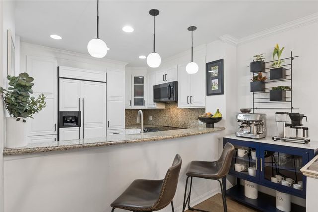 930 N Clark Street I, Chicago, IL 60610