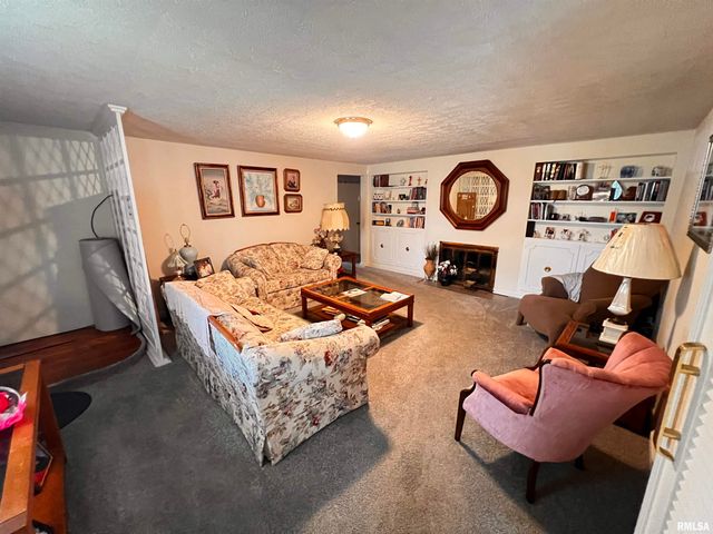 810 E 7TH Street, Centralia, IL 62801