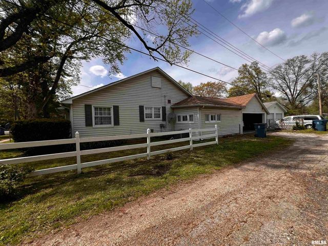 810 E 7TH Street, Centralia, IL 62801