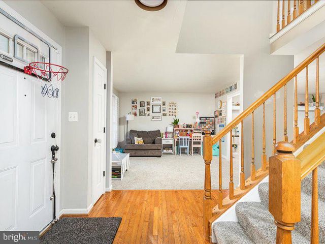 209 E A ST, Purcellville, VA 20132
