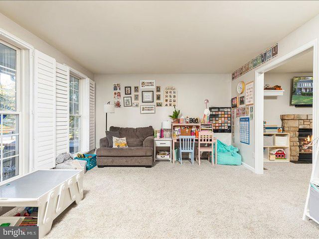 209 E A ST, Purcellville, VA 20132