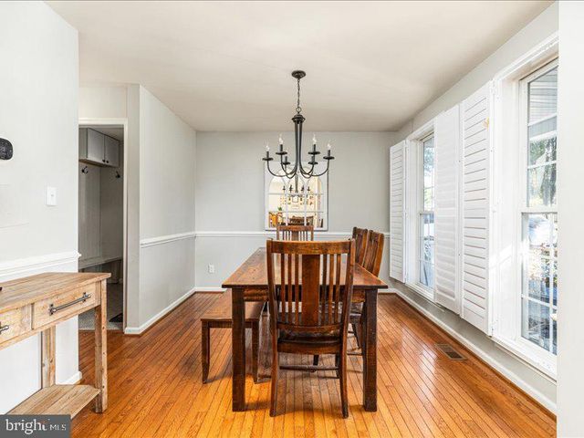 209 E A ST, Purcellville, VA 20132