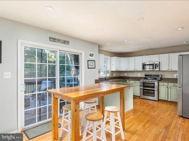 209 E A ST, Purcellville, VA 20132