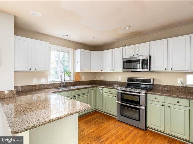 209 E A ST, Purcellville, VA 20132