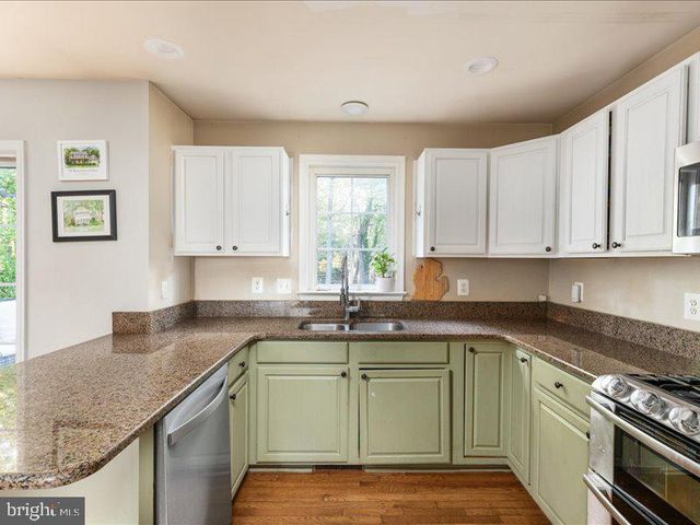 209 E A ST, Purcellville, VA 20132
