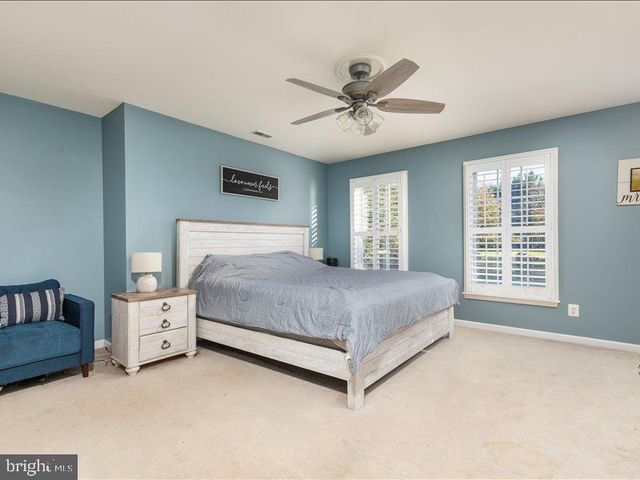 209 E A ST, Purcellville, VA 20132