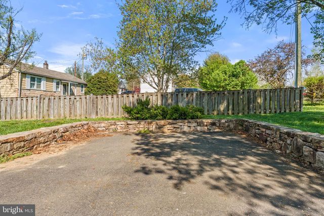 209 E A ST, Purcellville, VA 20132