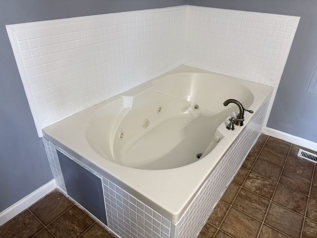 127 Michael Cir, Lawrenceburg, TN 38464