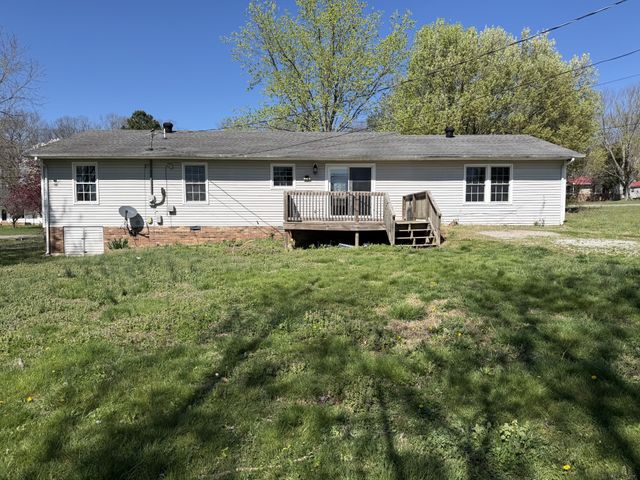 127 Michael Cir, Lawrenceburg, TN 38464