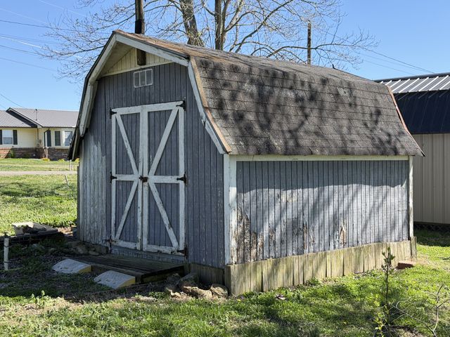 127 Michael Cir, Lawrenceburg, TN 38464