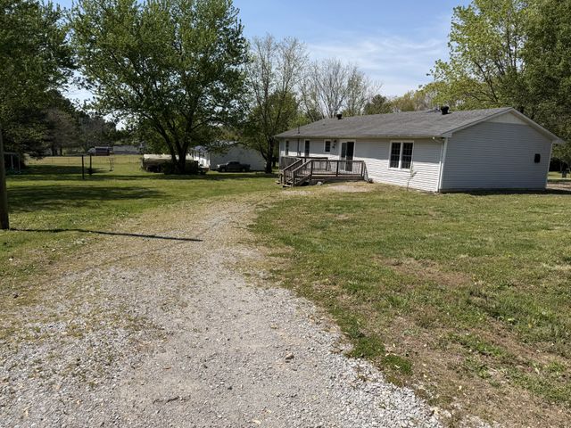 127 Michael Cir, Lawrenceburg, TN 38464