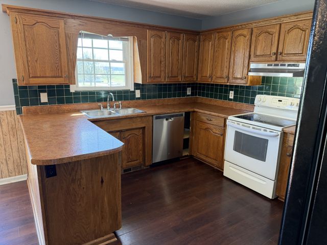 127 Michael Cir, Lawrenceburg, TN 38464