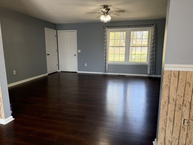 127 Michael Cir, Lawrenceburg, TN 38464