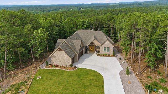 77 Letrista Dr, Hot Springs Village, AR 71909