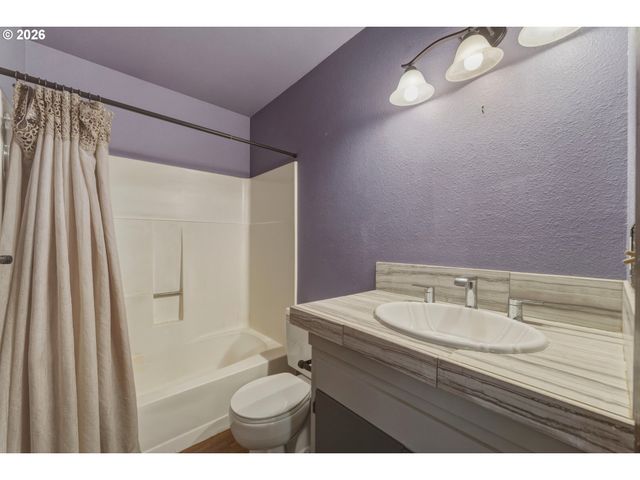 1427 WILKENSON St, Milton Freewater, OR 97862