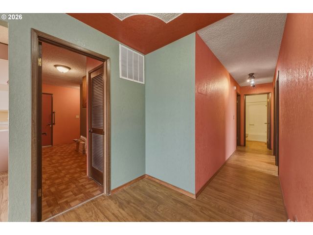 1427 WILKENSON St, Milton Freewater, OR 97862