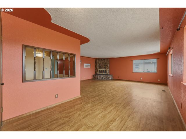 1427 WILKENSON St, Milton Freewater, OR 97862