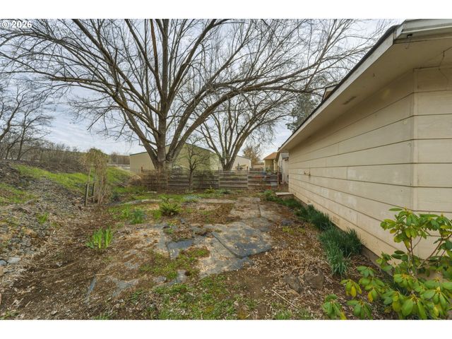 1427 WILKENSON St, Milton Freewater, OR 97862