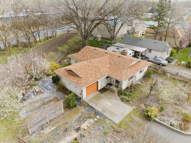1427 WILKENSON St, Milton Freewater, OR 97862