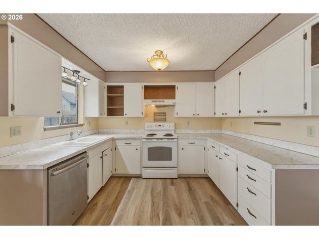 1427 WILKENSON St, Milton Freewater, OR 97862