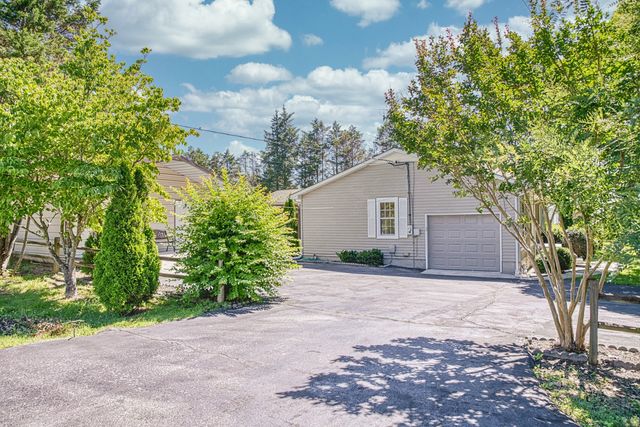 2085 Herbert Garrett Rd, Cookeville, TN 38506
