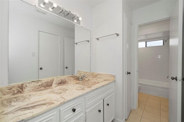 13742 Hollowgreen Drive 604, Houston, TX 77082