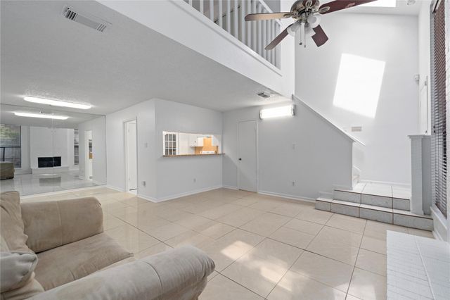 13742 Hollowgreen Drive 604, Houston, TX 77082