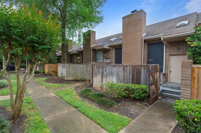 13742 Hollowgreen Drive 604, Houston, TX 77082