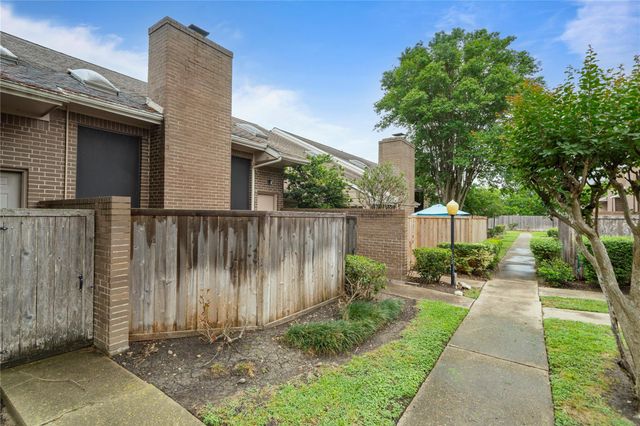 13742 Hollowgreen Drive 604, Houston, TX 77082