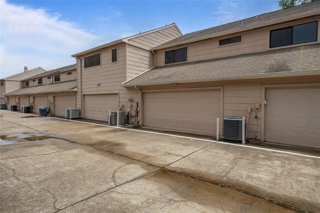 13742 Hollowgreen Drive 604, Houston, TX 77082