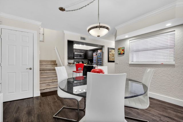 4355 Village Drive B, Delray Beach, FL 33445