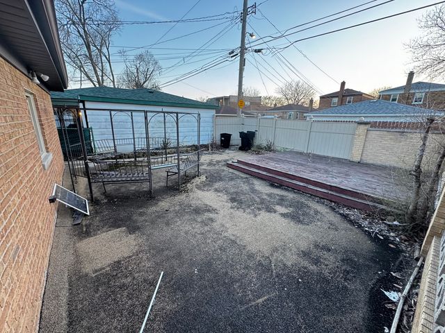 10100 S Saint Lawrence Avenue, Chicago, IL 60628