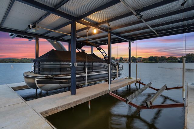 1298 Euel Moore DR, Kingsland, TX 78639