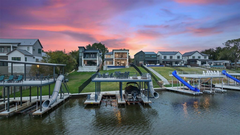 1298 Euel Moore DR, Kingsland, TX 78639