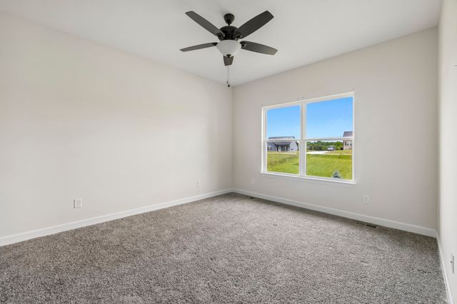 1162 Oak Grove Rd, Dickson, TN 37055