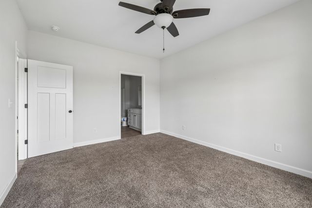 1162 Oak Grove Rd, Dickson, TN 37055
