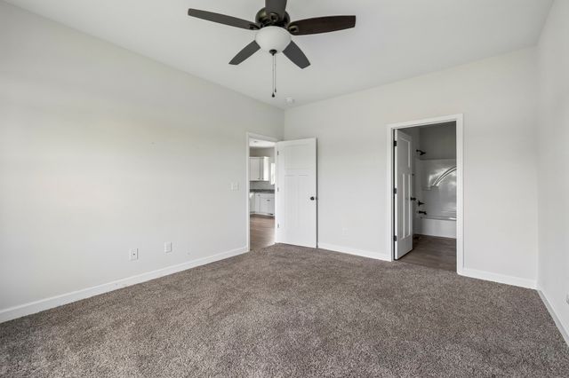1162 Oak Grove Rd, Dickson, TN 37055