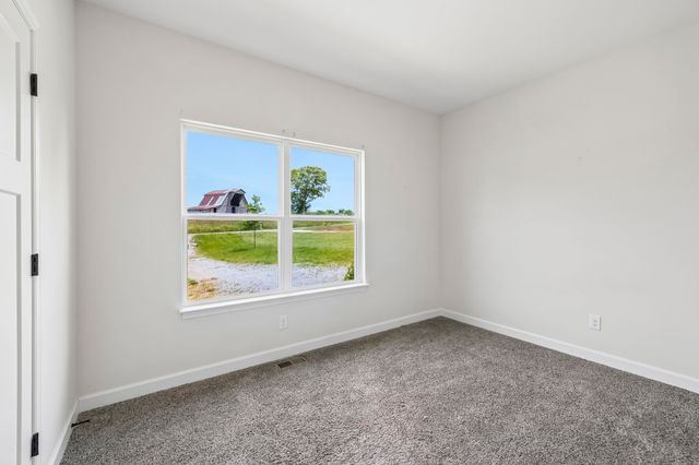 1162 Oak Grove Rd, Dickson, TN 37055