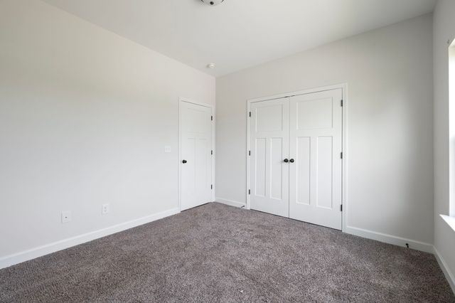 1162 Oak Grove Rd, Dickson, TN 37055