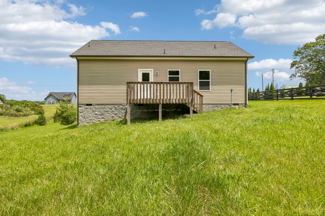 1162 Oak Grove Rd, Dickson, TN 37055