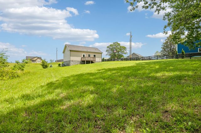 1162 Oak Grove Rd, Dickson, TN 37055
