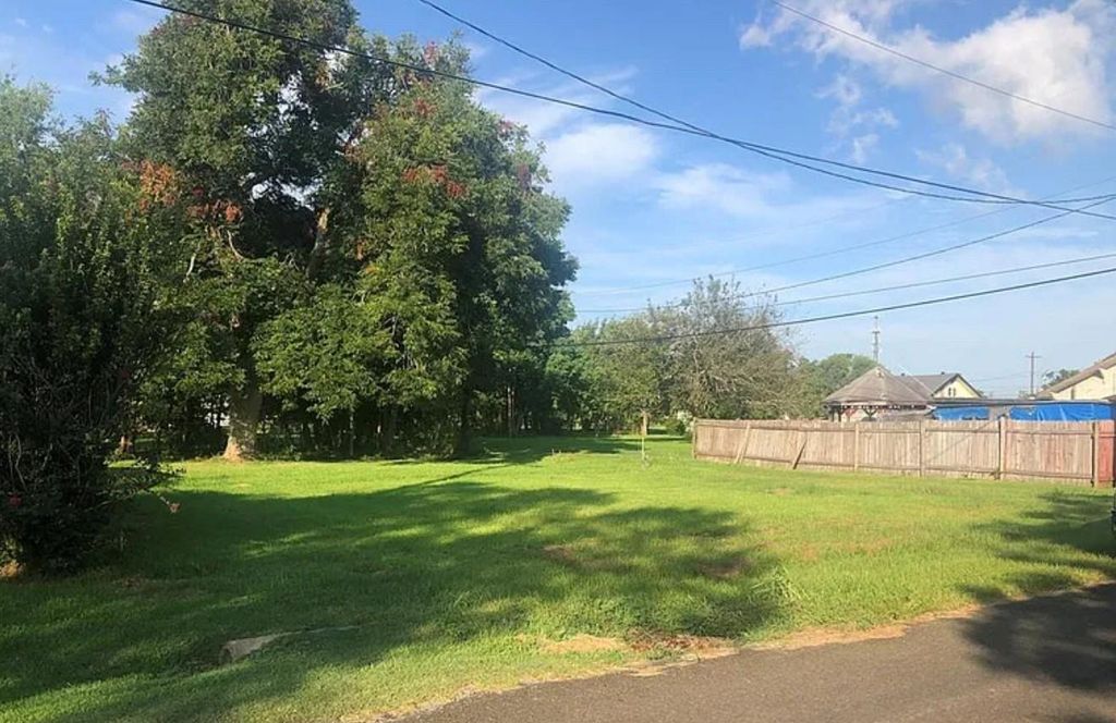 515 Lake Charles Avenue, Port Arthur, TX 77640