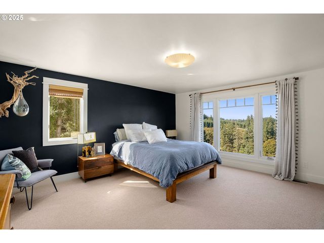 20805 Ne BIG FIR Ln, Dundee, OR 97115