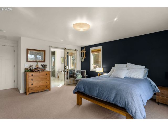 20805 Ne BIG FIR Ln, Dundee, OR 97115