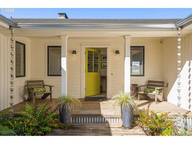 20805 Ne BIG FIR Ln, Dundee, OR 97115