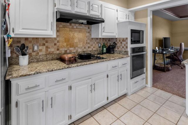 2216 E 37th Street, Edmond, OK 73013