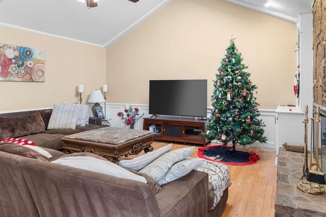 2216 E 37th Street, Edmond, OK 73013